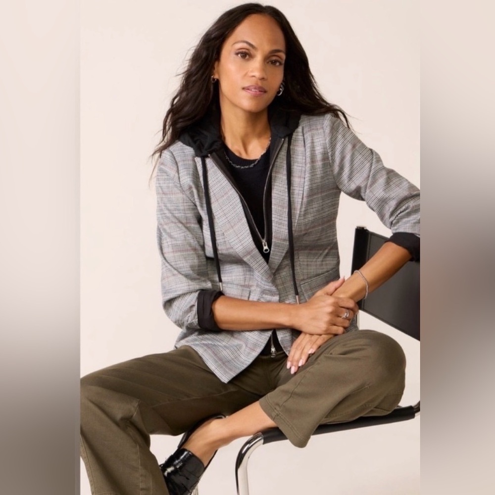 Evereve Gray Plaid Blazer with Black Accents